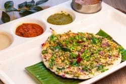 Onion Chilli Uthappam